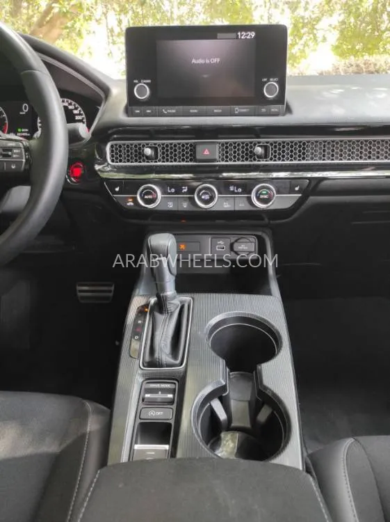 Honda Civic 2024 for Sale in Sharjah Image-8