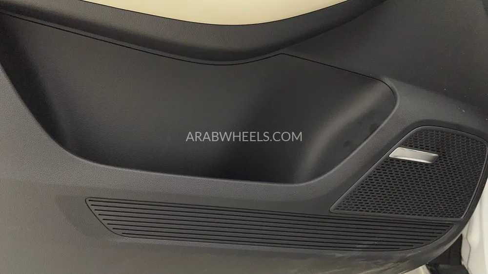 إم جي RX5 2025 for Sale in دبي Image-25