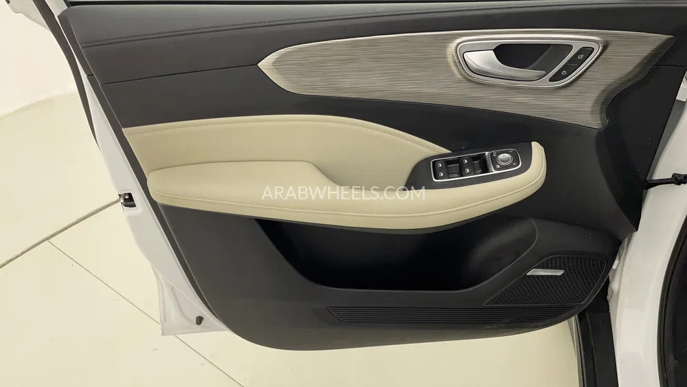 إم جي RX5 2025 for Sale in دبي Image-21