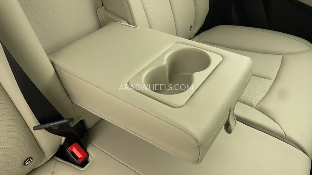 إم جي RX5 2025 for Sale in دبي Image-43