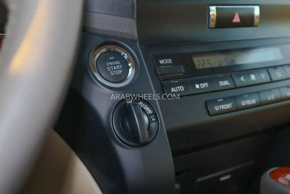 Toyota Land Cruiser 2015 for Sale in Dubai Image-9