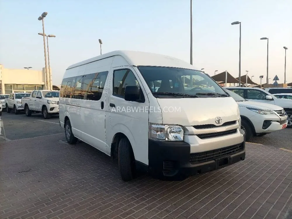 Toyota Hiace 2017 for Sale in Ajman Image-1