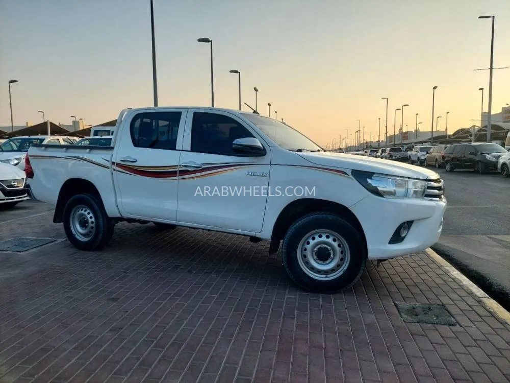 Toyota Hilux 2019 for Sale in Ajman Image-5