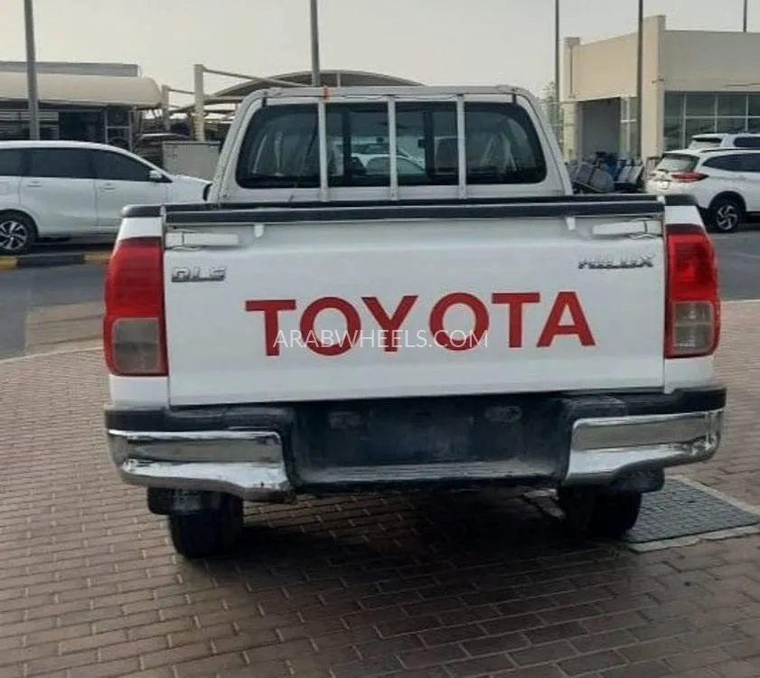 Toyota Hilux 2019 for Sale in Ajman Image-11