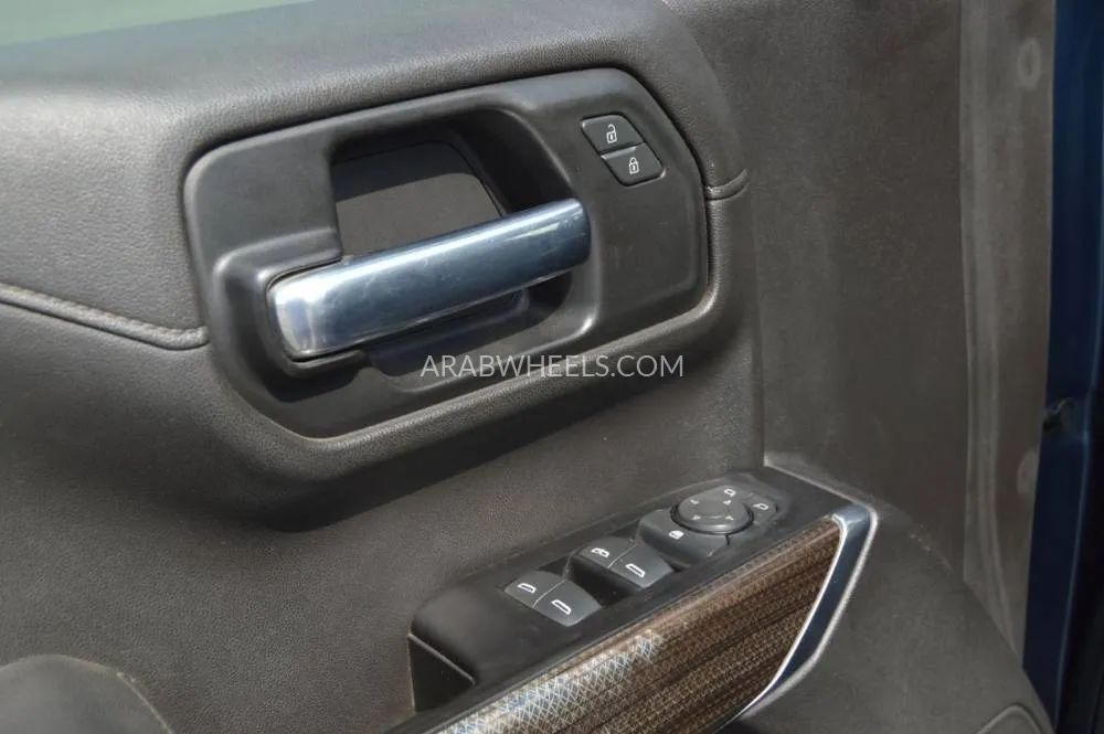Chevrolet Silverado 2020 for Sale in Dubai Image-21