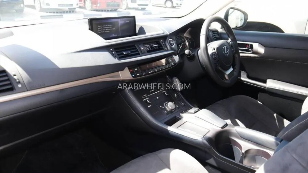 Lexus CT 2021 for Sale in Dubai Image-7