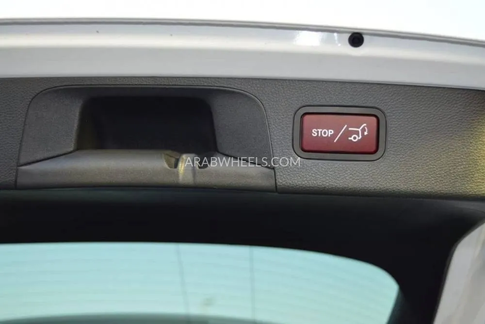 Mercedes Benz GLC Class 2018 for Sale in Dubai Image-15