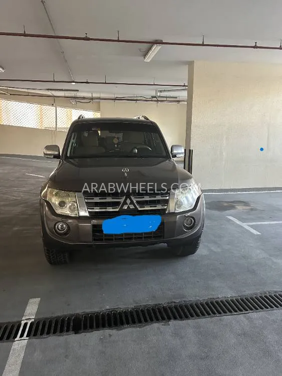 ميتسوبيشي باجيرو 2013 for Sale in الشارقة Image-2