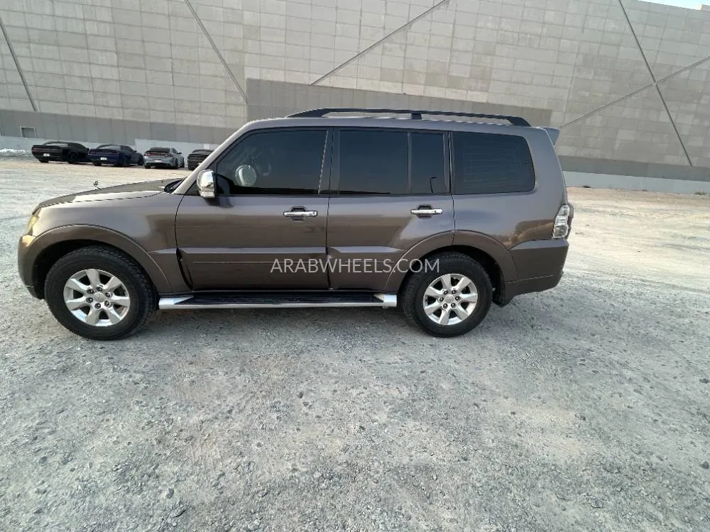 ميتسوبيشي باجيرو 2013 for Sale in الشارقة Image-4