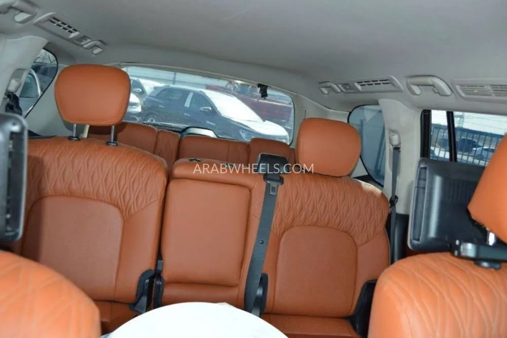 Nissan Patrol 2014 for Sale in Dubai Image-16