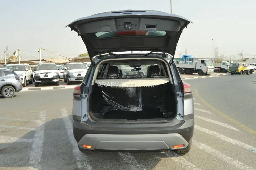 Nissan X-Trail 2023 for Sale in Dubai Image-9