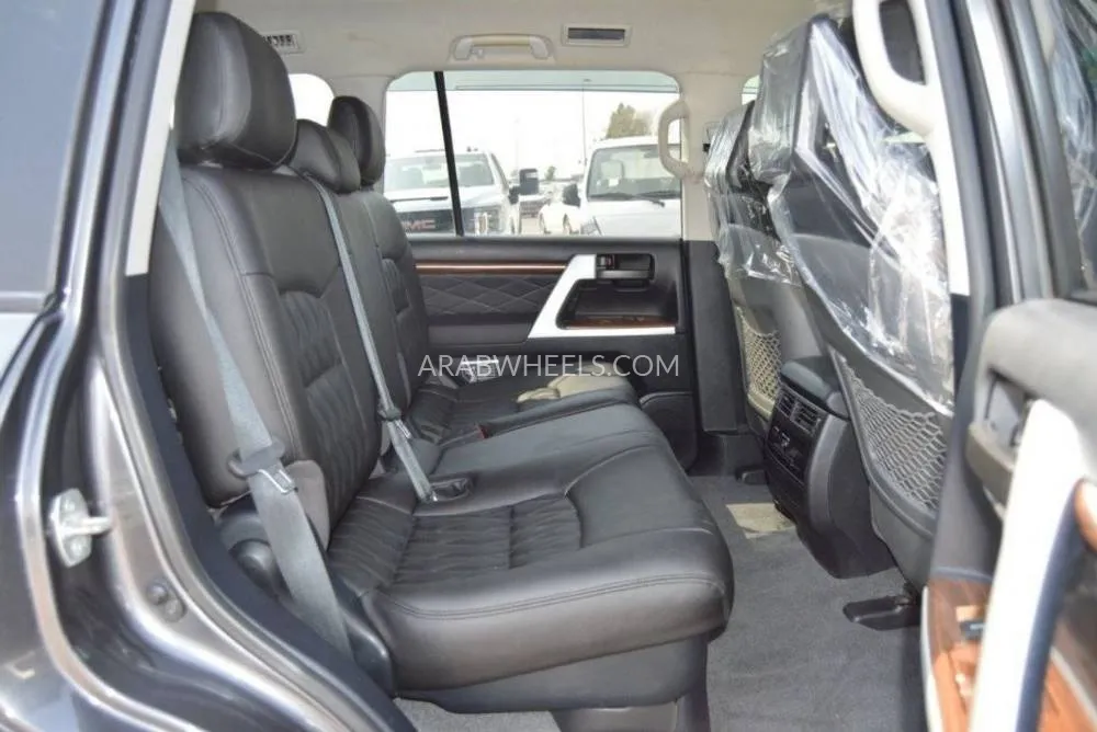 Toyota Land Cruiser 2014 for Sale in Dubai Image-13