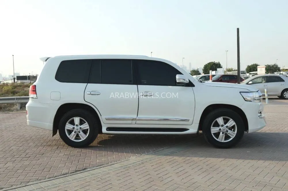 Toyota Land Cruiser 2015 for Sale in Dubai Image-4