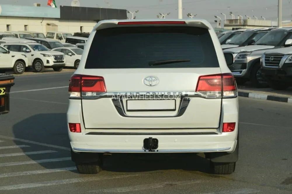 Toyota Land Cruiser 2015 for Sale in Dubai Image-8