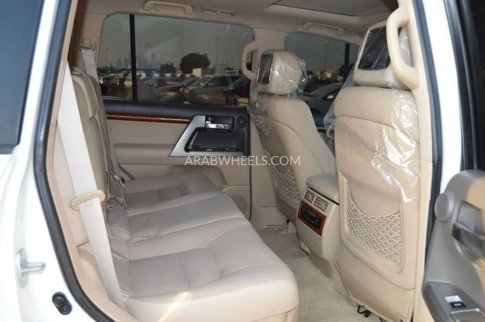 Toyota Land Cruiser 2015 for Sale in Dubai Image-14