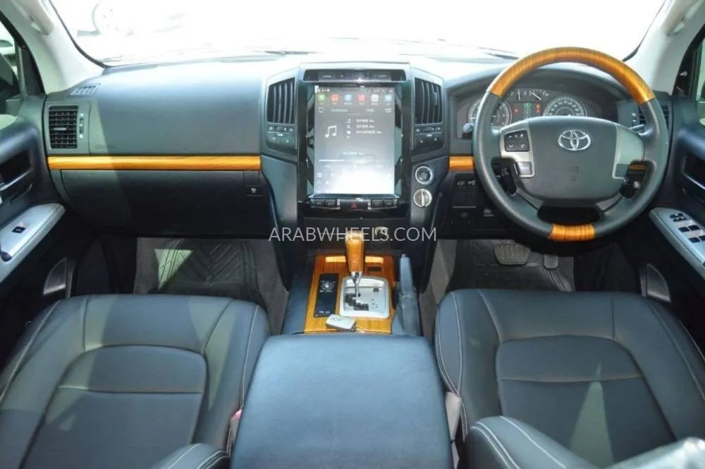 Toyota Land Cruiser 2010 for Sale in Dubai Image-10