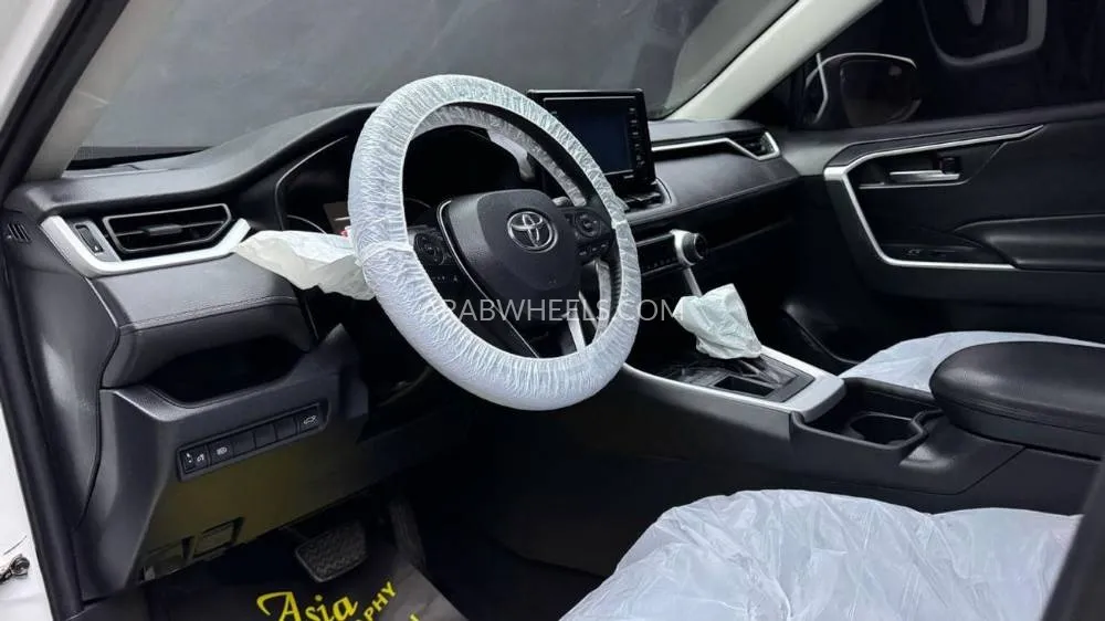 Toyota Rav4 2020 for Sale in Dubai Image-12