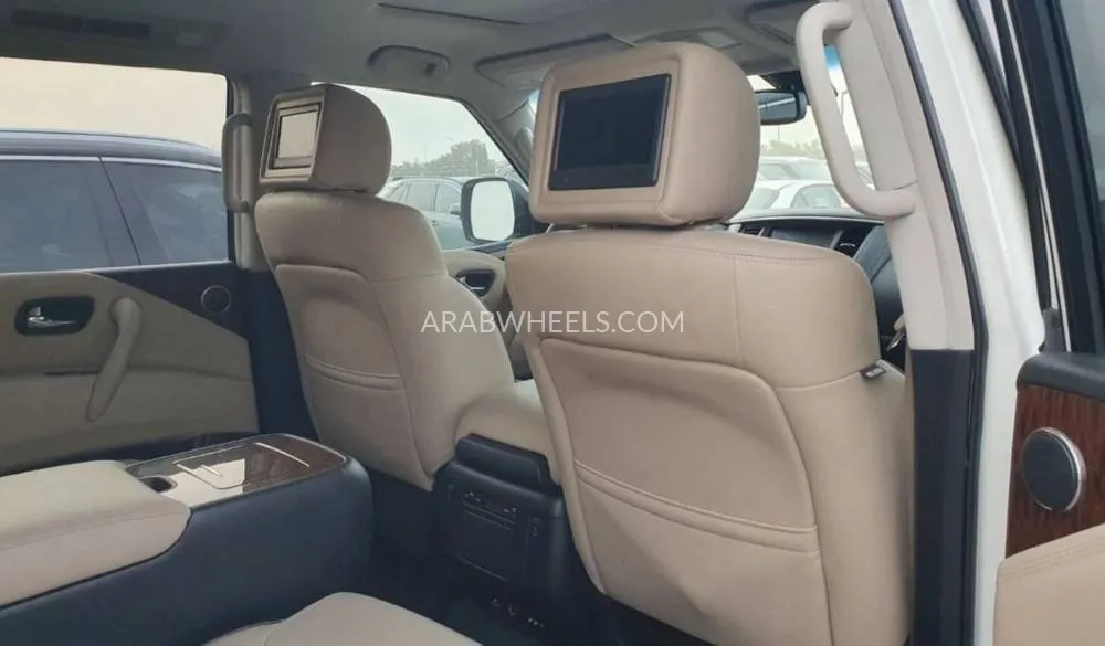 Nissan Armada 2017 for Sale in Dubai Image-11