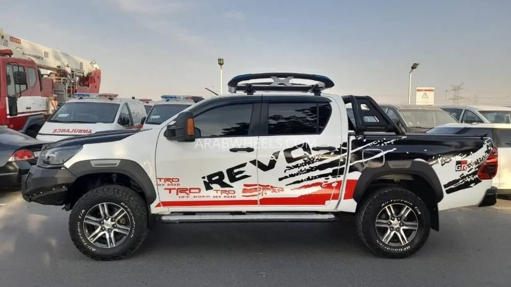 Toyota Hilux 2021 for Sale in Dubai Image-4