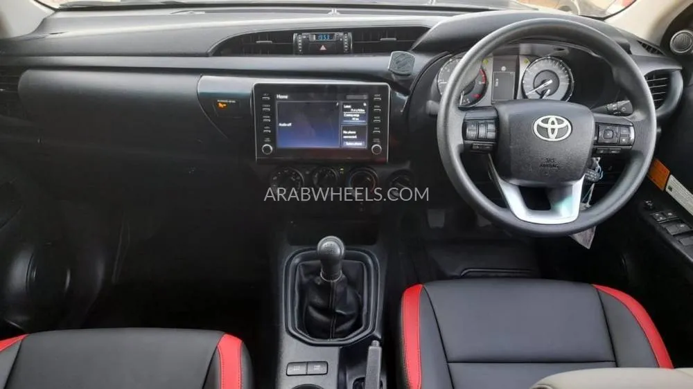 Toyota Hilux 2021 for Sale in Dubai Image-13