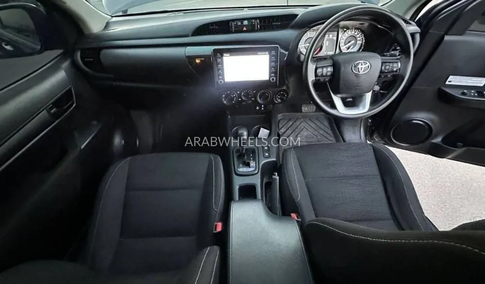 Toyota Hilux 2022 for Sale in Dubai Image-15