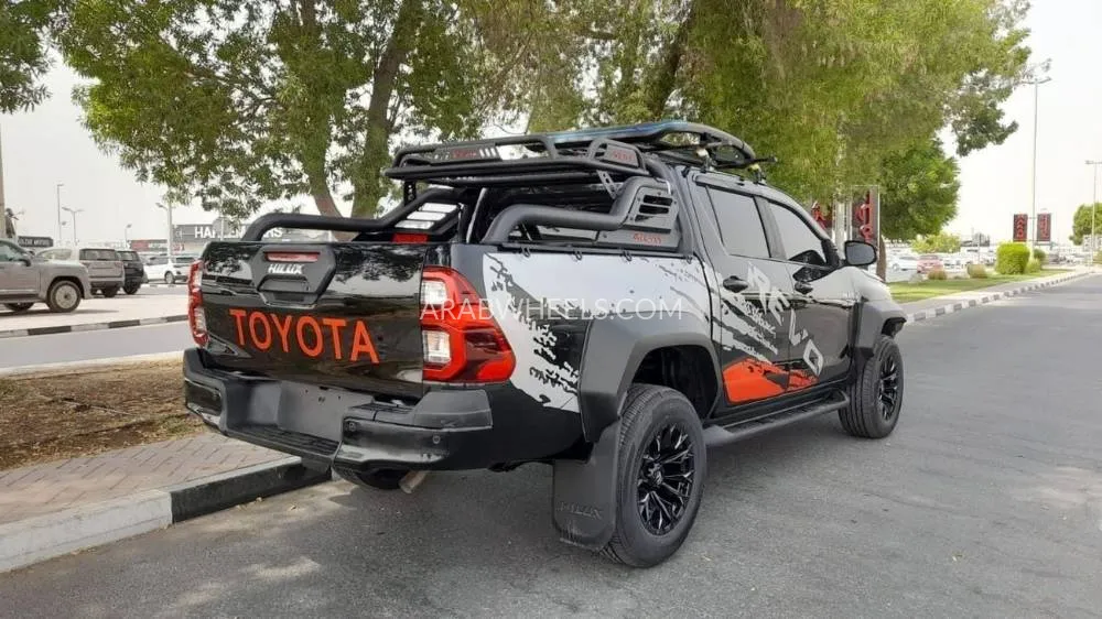 Toyota Hilux 2023 for Sale in Dubai Image-7