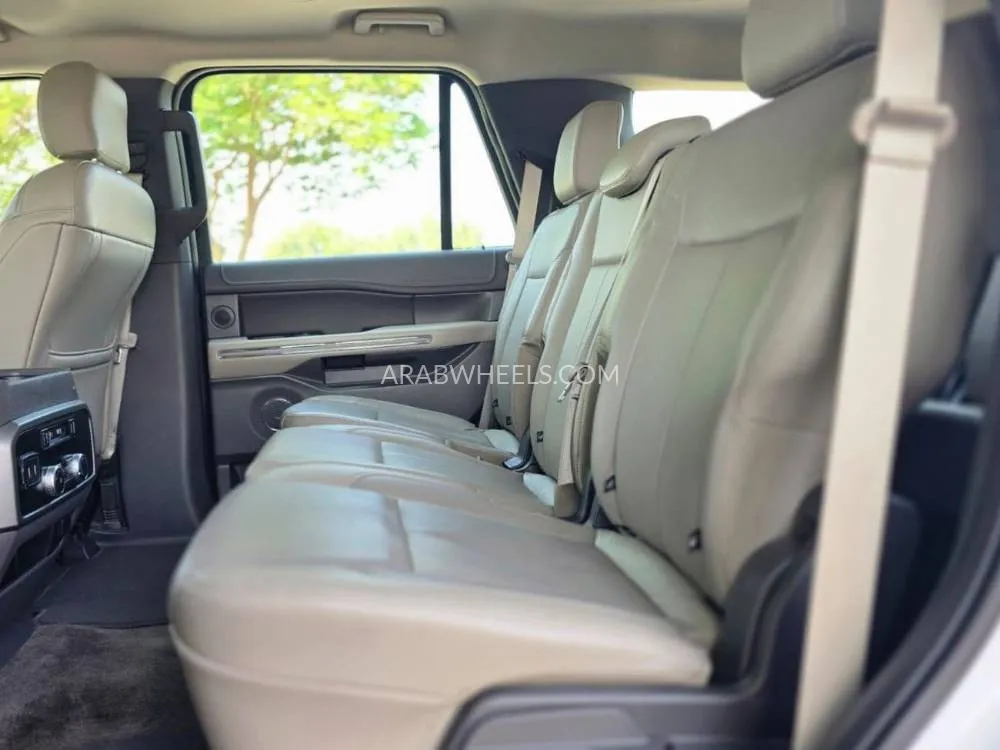 Ford Expedition 2018 for Sale in Dubai Image-5