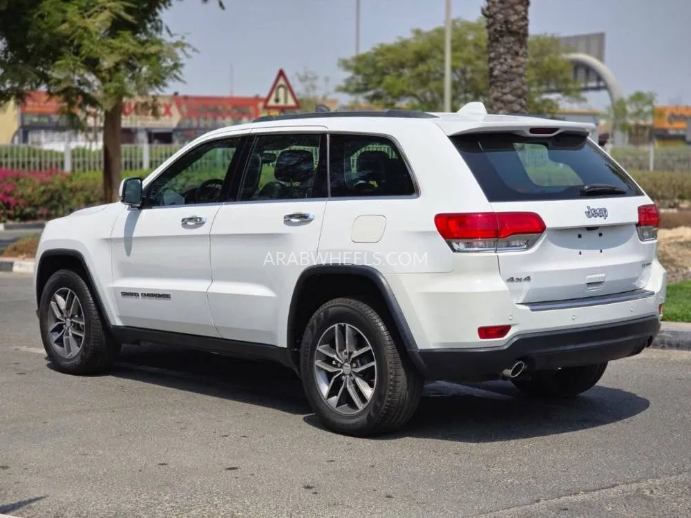 Jeep Grand Cherokee 2018 for Sale in Dubai Image-5