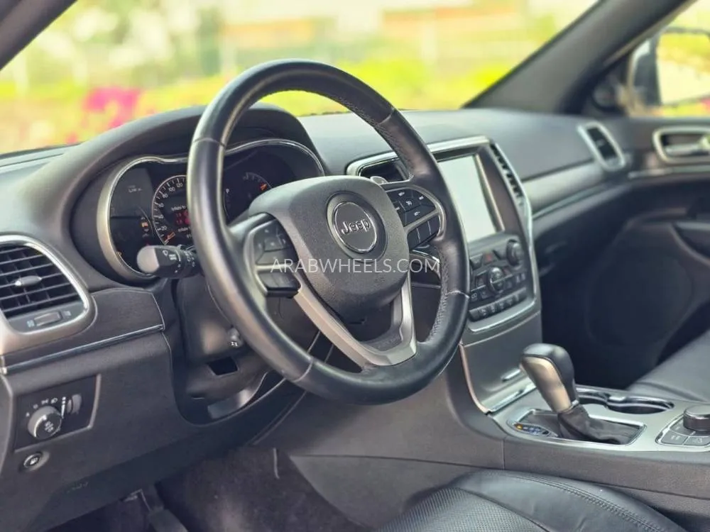 Jeep Grand Cherokee 2018 for Sale in Dubai Image-10