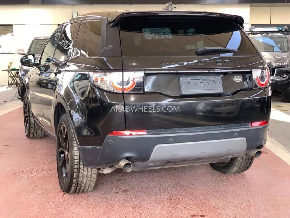 Land Rover Discovery 2016 for Sale in Dubai Image-8