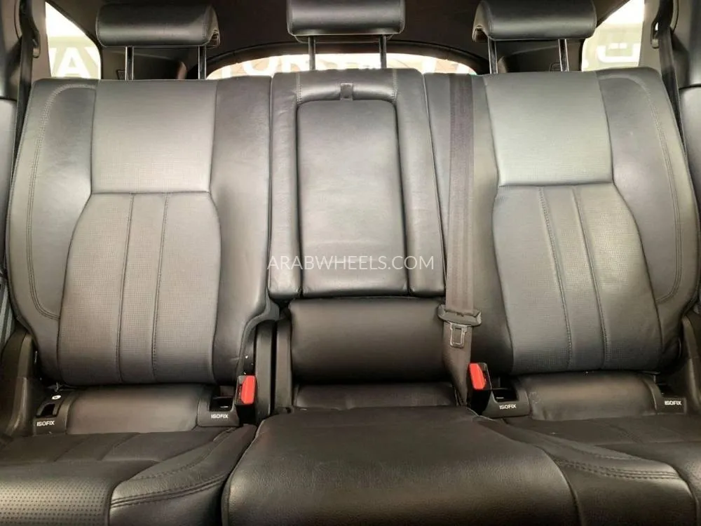 Land Rover Discovery 2016 for Sale in Dubai Image-19