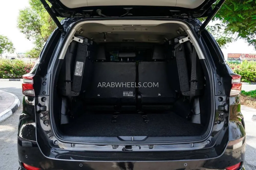 Toyota Fortuner 2022 for Sale in Dubai Image-11