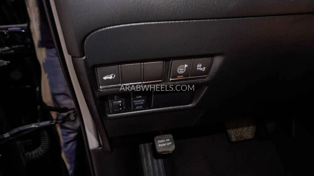 Nissan Patrol 2016 for Sale in Sharjah Image-11