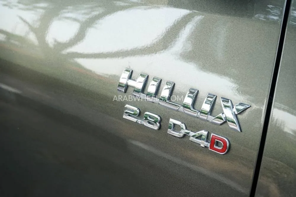 Toyota Hilux 2023 for Sale in Dubai Image-8