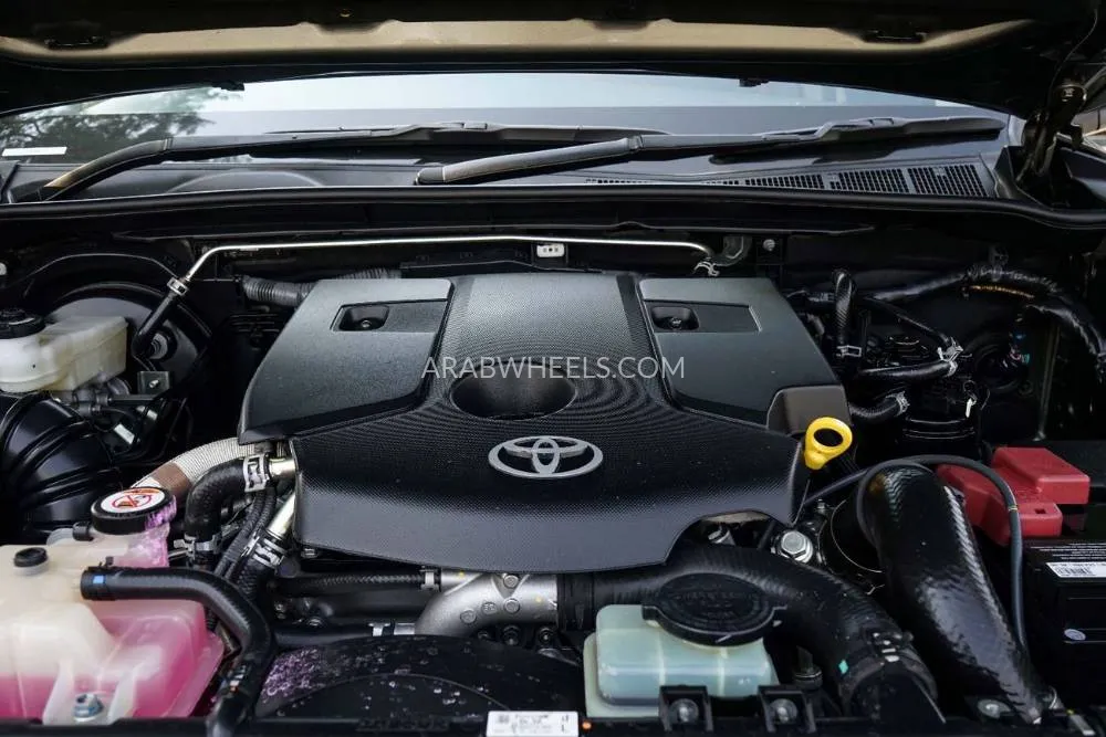 Toyota Hilux 2023 for Sale in Dubai Image-15