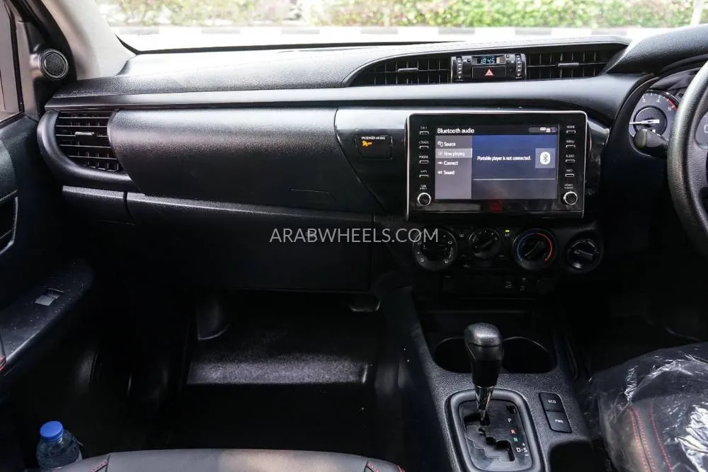 Toyota Hilux 2023 for Sale in Dubai Image-19