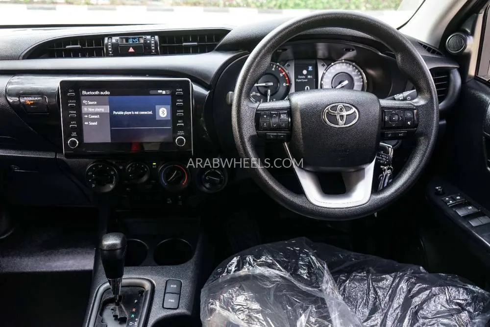 Toyota Hilux 2023 for Sale in Dubai Image-21