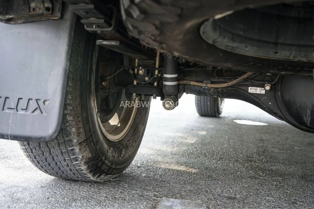 Toyota Hilux 2023 for Sale in Dubai Image-24