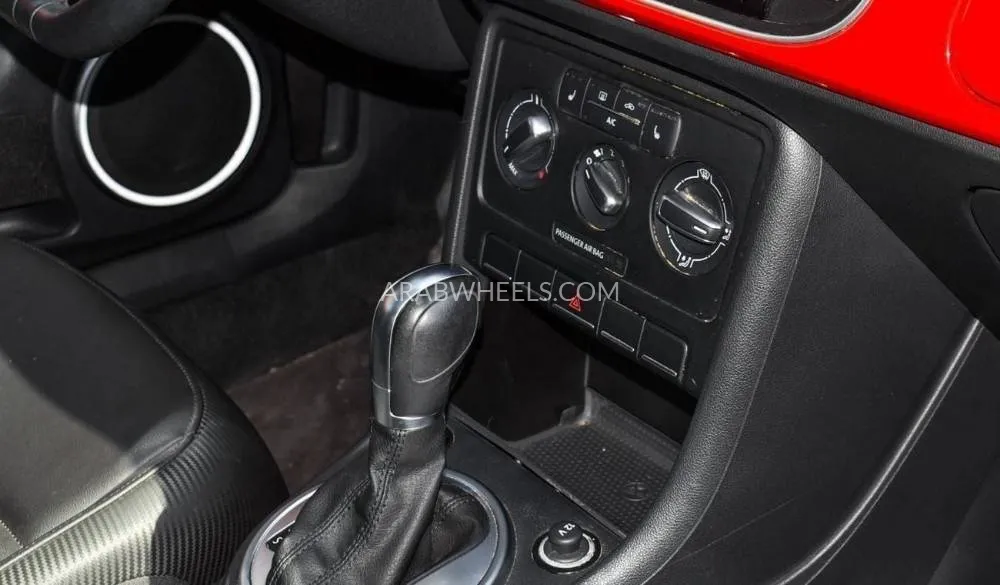 Volkswagen Beetle 2016 for Sale in Sharjah Image-11