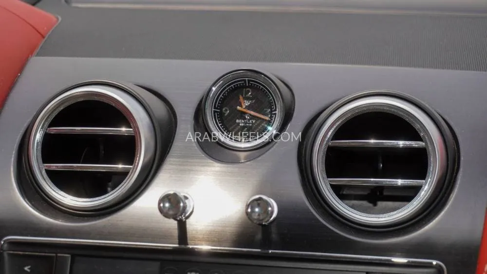 Bentley Bentayga 2017 for Sale in Sharjah Image-6