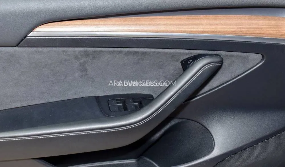 Tesla Model 3 2022 for Sale in Sharjah Image-7