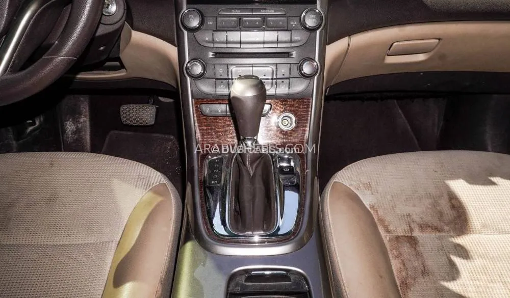 Chevrolet Malibu 2014 for Sale in Sharjah Image-6