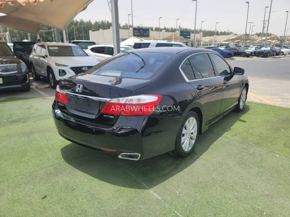Honda Accord 2015 for Sale in Sharjah Image-8
