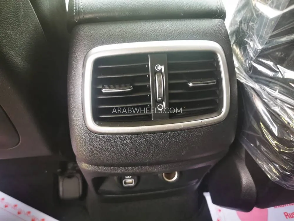 Kia Sorento 2018 for Sale in Sharjah Image-19