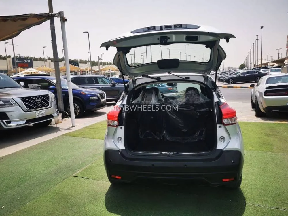 Nissan Kicks 2020 for Sale in Sharjah Image-11