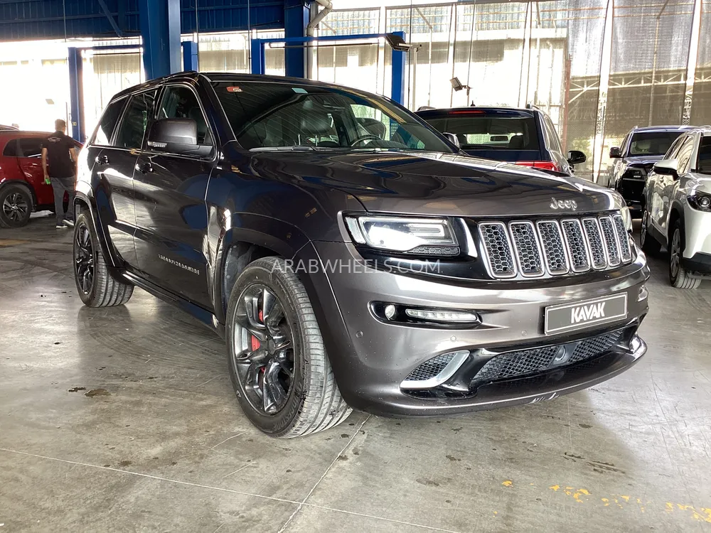 جيب جراند شيروكي 2015 for Sale in الشارقة Image-3