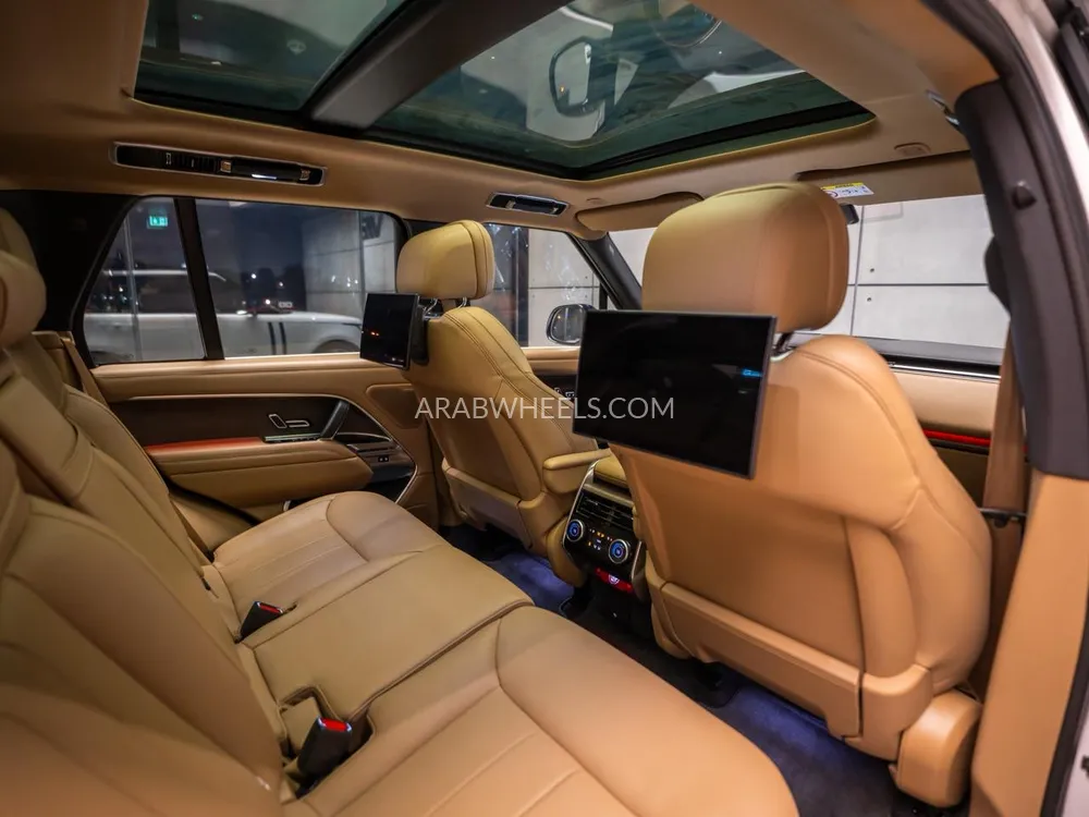 Land Rover Range Rover 2023 for Sale in Dubai Image-12