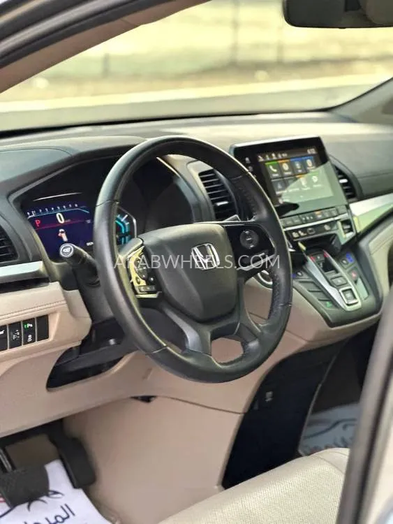Honda Odyssey 2019 for Sale in Abu Dhabi Image-3