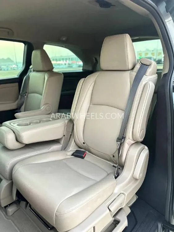 Honda Odyssey 2019 for Sale in Abu Dhabi Image-13