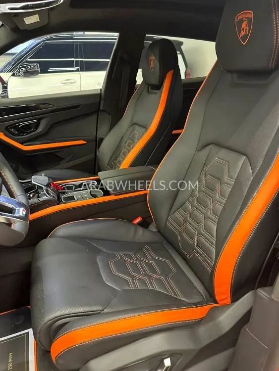 Lamborghini Urus 2025 for Sale in Dubai Image-4